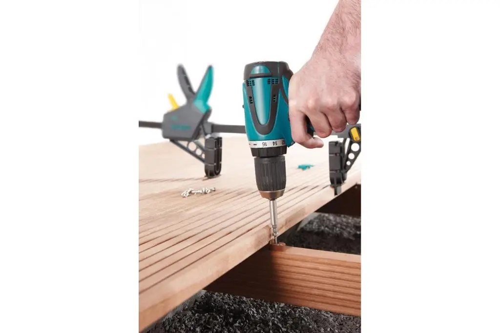 JUEGO DE PRIMEROS PASOS PARA LA CONSTRUCCIÓN DE TERRAZAS "ATORNILLADO INVISIBLE", 353 PIEZAS