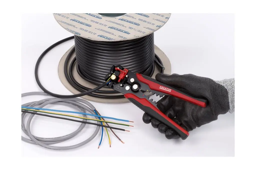 Pince à Dénuder Automatique Wiha - Pour Câbles Jusqu’à 6 Mm², Coupe Et Dénude Facilement - Idéale électricien, Bricoleur