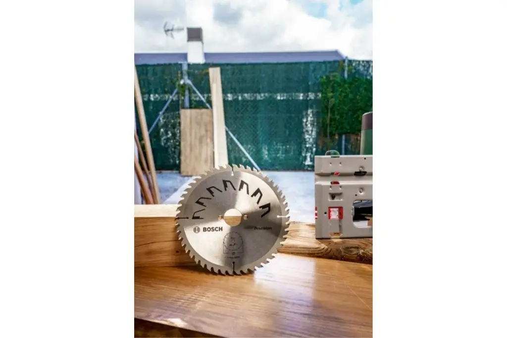 HOJA DE SIERRA CIRCULAR PRECISIOND = 250 MM; TALADRO= 30 MM; T = 48