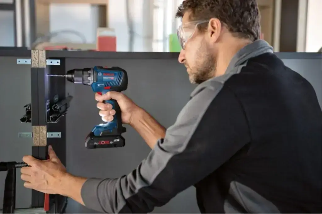 ATORNILLADOR A BATERÍA GSR 18V-55