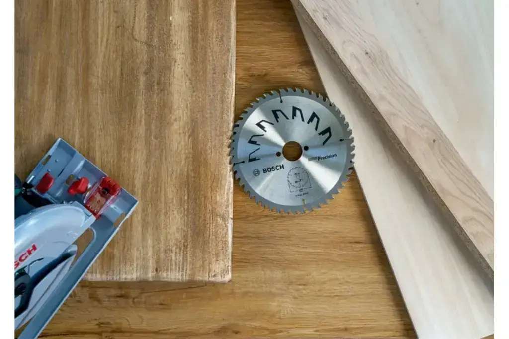 HOJA DE SIERRA CIRCULAR PRECISIOND = 250 MM; TALADRO= 30 MM; T = 24