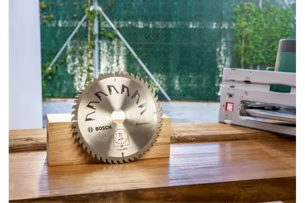 HOJA DE SIERRA CIRCULAR PRECISIOND = 190 MM; TALADRO= 30 MM; T = 24