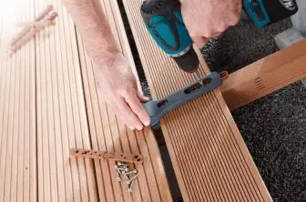 JUEGO DE PRIMEROS PASOS PARA LA CONSTRUCCIÓN DE TERRAZAS "ATORNILLADO INVISIBLE", 353 PIEZAS