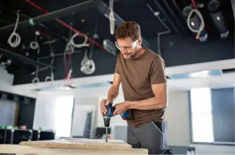 ATORNILLADOR A BATERÍA GSR 18V-55