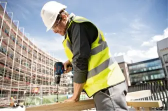 TALADRO CON PERCUSIÓN A BATERÍA GSB 18V-55