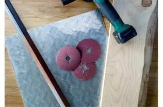 SET DE DISCOS LIJADORES DE FIBRA DE 12 PIEZAS PARA AMOLADORA ANGULAR, CORINDÓND = 125 MM; G = 36 - 100, 12 UNIDADES